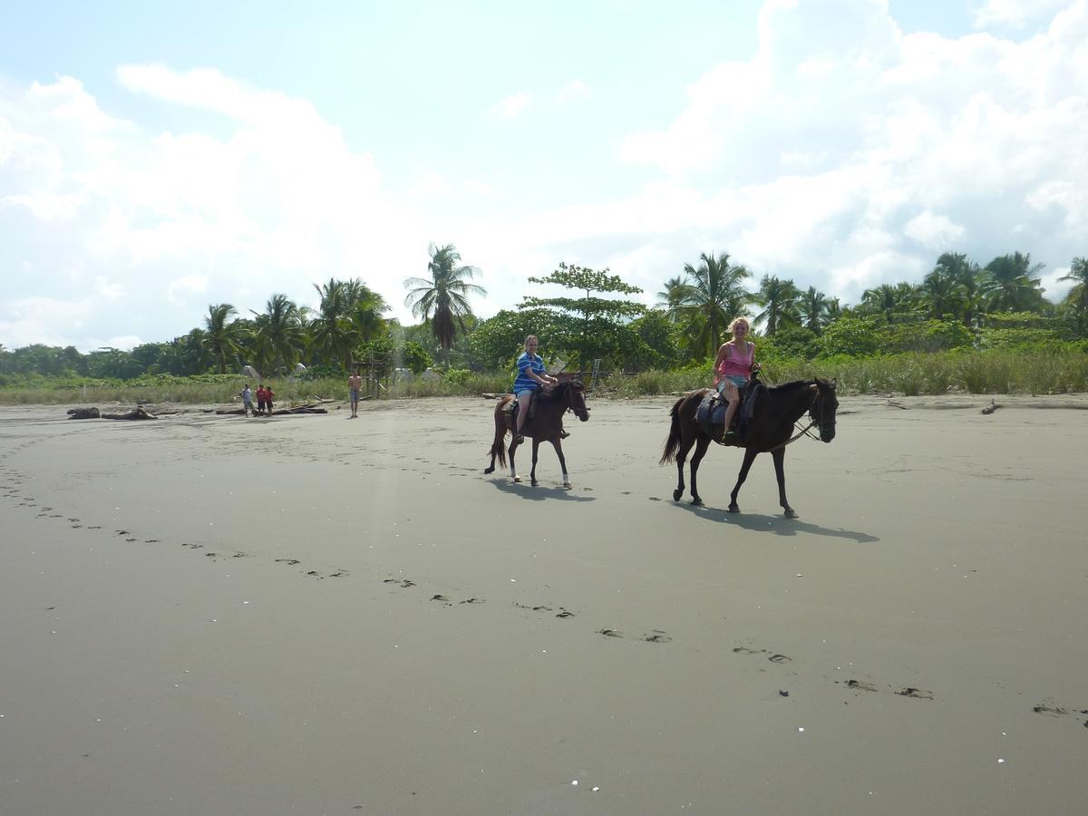 Hostal Pachamama Isla de Canas Bagian luar foto